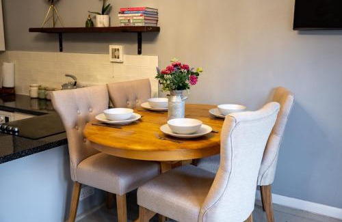 Hereford Apartment | Stylish 2 Bedroom Apartment in Central Location - Rated 9/10
