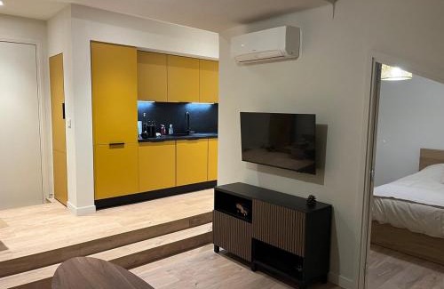 Carnot Apartment | Stylish Central Cannes Apartment