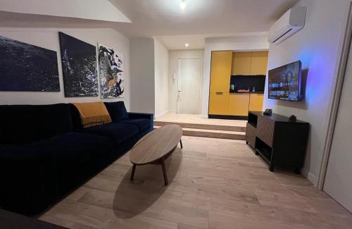 Carnot Apartment | Stylish Central Cannes Apartment