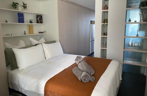 City West Apartment | Stylish Central Lake View Apartment - Rated 9.4/10 by Guests