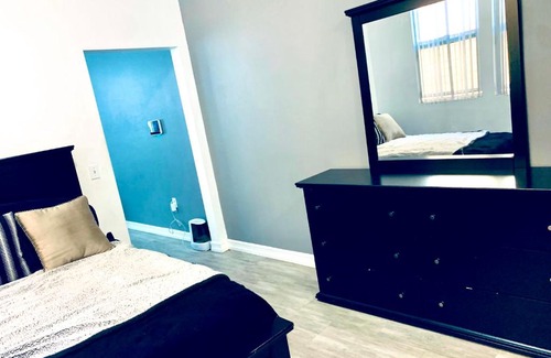 Pico-Union Apartment | Trendy Downtown Los Angeles Apartment for Your Getaway