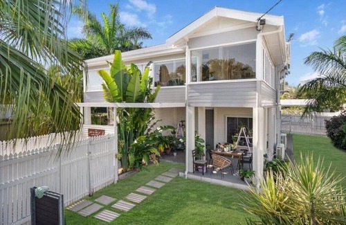 Hermit Park Apartment | Premier City Fringe 2 Bedroom Unit with Breakfast Included