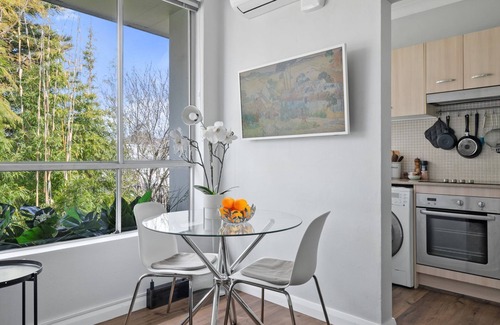 Redfern Apartment | Stylish City Studio in Trendy Redfern