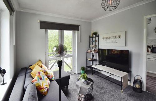 Clydebank Apartment | Stylish Clydebank Apartment Perfect for Family Getaways