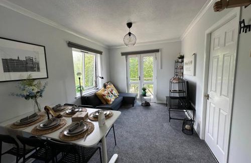 Clydebank Apartment | Stylish Clydebank Apartment Perfect for Family Getaways