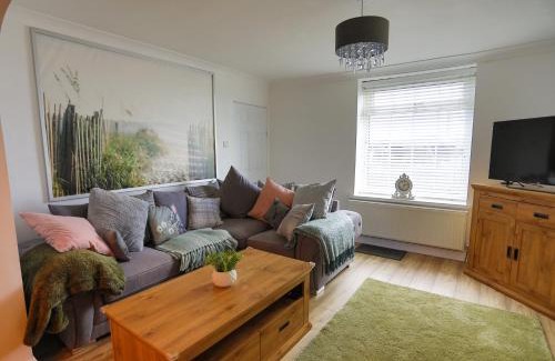 Skelton-in-Cleveland House | Relax at Meadow View Cottage with Spa and Hot Tub Access