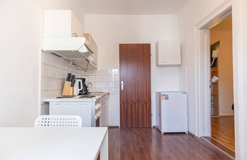 Ottakring Apartment | Convenient Studio Apartment with Kitchen Near Top Attractions