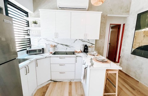 Eleanor Roosevelt House | Boho Style Retreat with Kitchen & Parking in San Juan