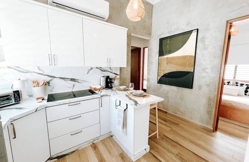 Eleanor Roosevelt House | Boho Style Retreat with Kitchen & Parking in San Juan
