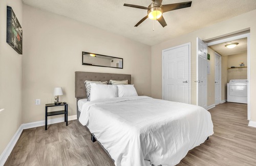 Atlantic Station Area Condo | Modern Condo Near Midtown with Pool & Free Parking