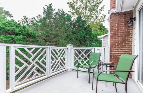 Charlotte Condo | Ideal Condo Retreat Near Southpark with Spa and Pool Access