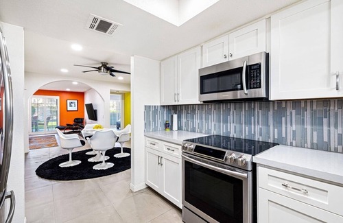 Araby Condo | Stylish Condo Steps from Pool & Tennis in Palm Springs