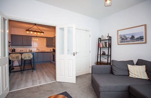 Whitley Bay Apartment | Cozy Two Bed Apartment with Ocean View - Top Rated Stay