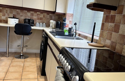 Tean Cottage | Elegant Cottage Near Alton Towers with Spa & Family Perks