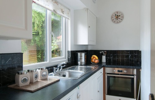 Liverton Cottage | Cozy Cottage with Ocean View in Picturesque South Devon