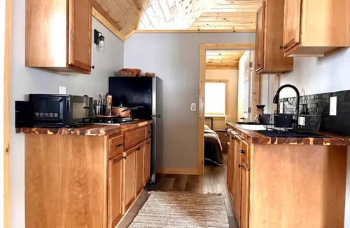 Lake George Cabin | Chic Cabin Retreat in Lake George - Pet & Child Friendly