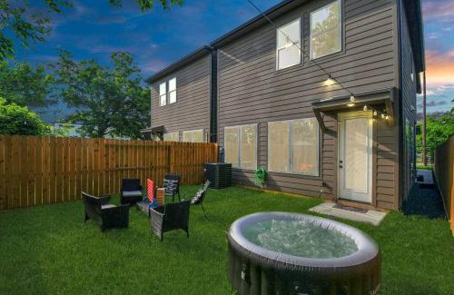 OST - South Union House | Cozy Retreat with Hot Tub & Ocean Views Near Downtown