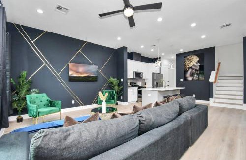 OST - South Union House | Cozy Retreat with Hot Tub & Ocean Views Near Downtown
