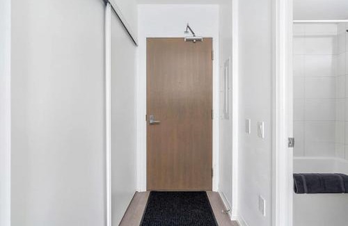 Garden District Apartment | Stylish Cozy Studio Condo Downtown