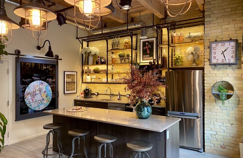 Exchange District Condo | Unforgettable Stay at theLOFTonJAMES with Spa & Hot Tub