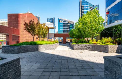Victoria Park Apartment | Stylish Downtown Condos by GLOBALSTAY – Book Your Escape!