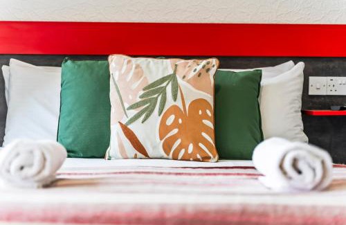 Dudley Apartment | Stylish Dudley Studio with Kitchen and Parking