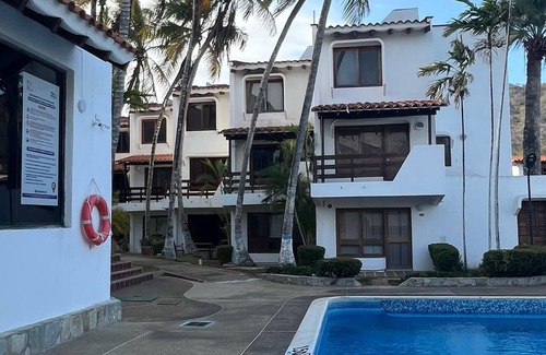 Margarita Island Apartment | Stylish Duplex Near Beaches & Shops. 2 bedroom. Fully equipped. WiFI, A/C, more