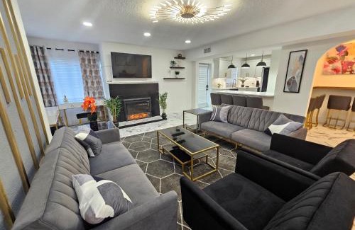 Lawsona - Fern Creek House | Modern Duplex Steps from Lake Eola in Orlando