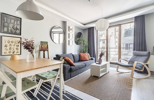 Tophane Apartment | Stylish Duplex with Terrace Near Galata Tower