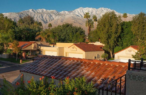 Palm Springs Condo | Elegant Condo with Pool & Spa at Oasis Resort, South Palm Springs