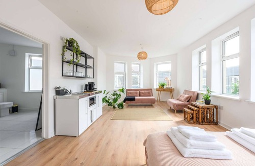 Riverside Apartment | Modern Boutique Apartment Near City Center for 5 Guests