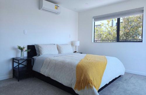 Hillcrest Villa | Stylish Family Retreat in Hillcrest 4 Bedroom and Playroom