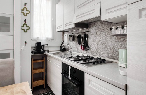 San Siro Apartment | Stylish Flat Near San Siro – Metro, WiFi & AC