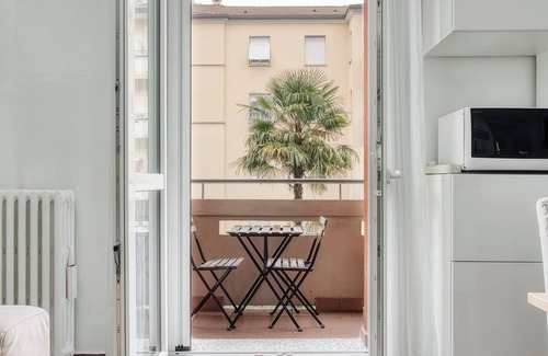 San Siro Apartment | Stylish Flat Near San Siro – Metro, WiFi & AC