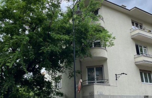 Krisztinavaros Apartment | Elegant Flat with Balcony Near the Castle & Metro