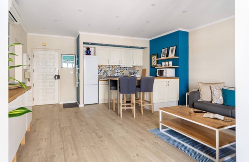 Costa de Caparica Apartment | Stylish flat w/balcony overlooking the sea