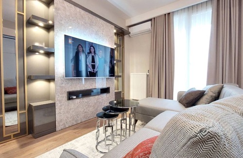 Bagcilar Apartment | Modern Flat Featuring Pool, Fitness Center & Family Amenities