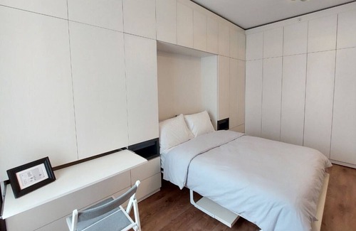 Bagcilar Apartment | Modern Flat Featuring Pool, Fitness Center & Family Amenities