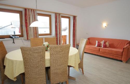 Uderns Apartment | Inviting Uderns Apartment with Balcony & Family-Friendly Amenities