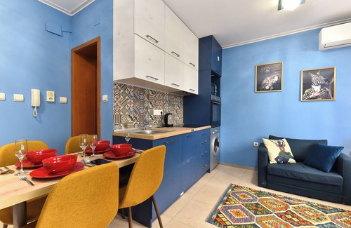 Kvartal Noviya Grad Apartment | Stylish fully equipped studio with AC across from the gondola station!