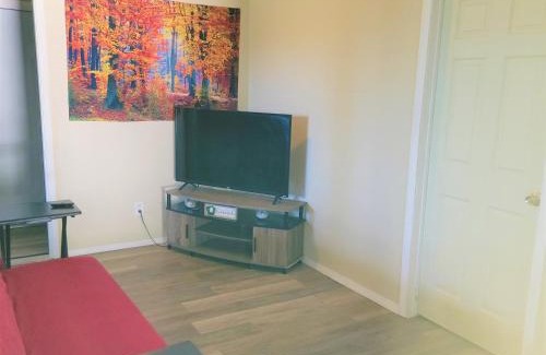 Killeen Apartment | Stylish Garage Apartment by Reese Creek