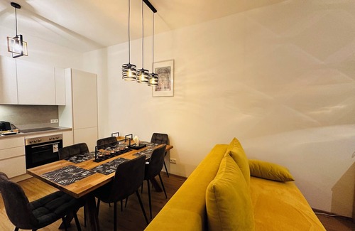 Rudolfsheim-Funfhaus Apartment | Stylish Garden Apartment in Vienna – Peaceful Retreat near Schönbrunn Palace