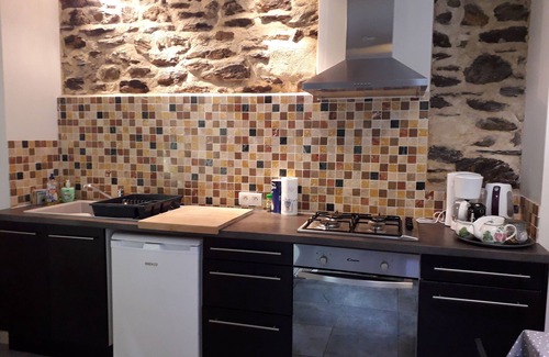 Boissezon Cottage | Scenic Gite in Medieval Village - Perfect for Cyclists