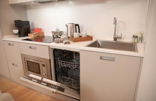 Como Apartment | Elegant Amendola City View Apartments - Family Friendly Stay