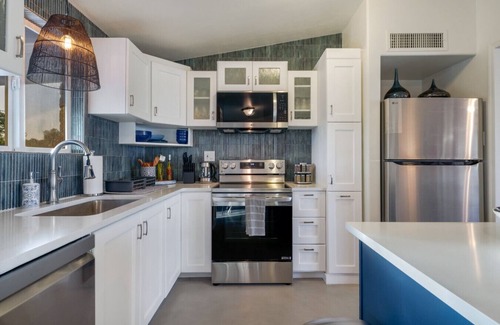 Casas Adobes House | Stylish/Grill/3 BR 2 BA/Carport/Big Yard
