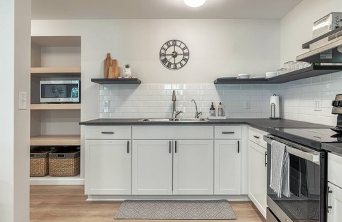 Wright City Apartment | Rated 10/10: Stylish Guest Apartment with Pool & Breakfast