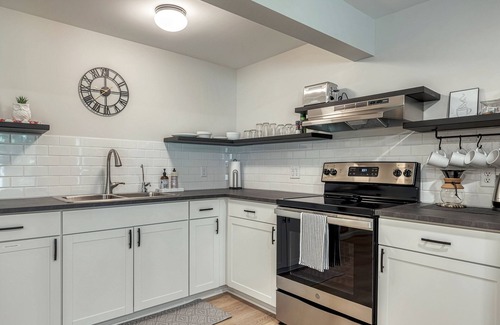 Wright City Apartment | Rated 10/10: Stylish Guest Apartment with Pool & Breakfast