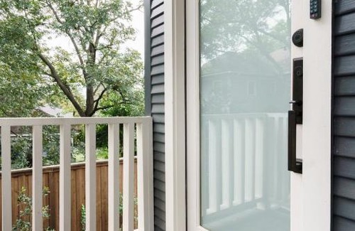 Oak Cliff House | Stylish Guesthouse near Bishop Arts and Downtown Dallas