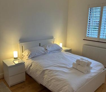 Oxted House | Stylish Happiness Home - Surrey
