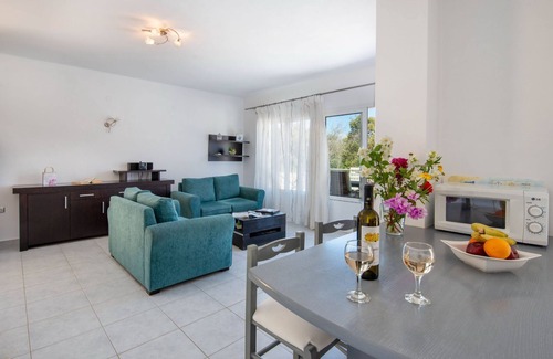 Koutsi Villa | Serene Hideaway Just Steps from Marmari Beach